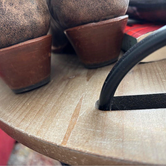 CORRAL Distressed Naham Stitched Leather Snip toe boots 7.5. - Picture 6 of 16